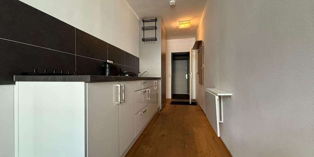Etagenwohnung Düsseldorf Unterbilk - 1 Zimmer, 33 m&sup2;, 725&euro; | Angebot:27133768