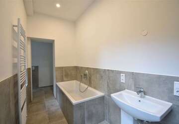 Wohnung Düsseldorf Heerdt - 2 Zimmer, 75 m&sup2;, 1.195&euro; | Angebot:22639209