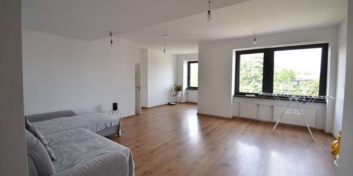 Etagenwohnung Düsseldorf Stadtbezirk 2 - 3 Zimmer, 90 m&sup2;, 1.360&euro; | Angebot:23786153